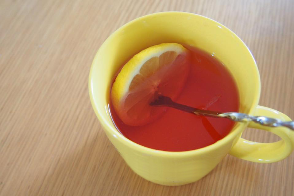 休日朝の楽しみに、紅い梅ジュース??